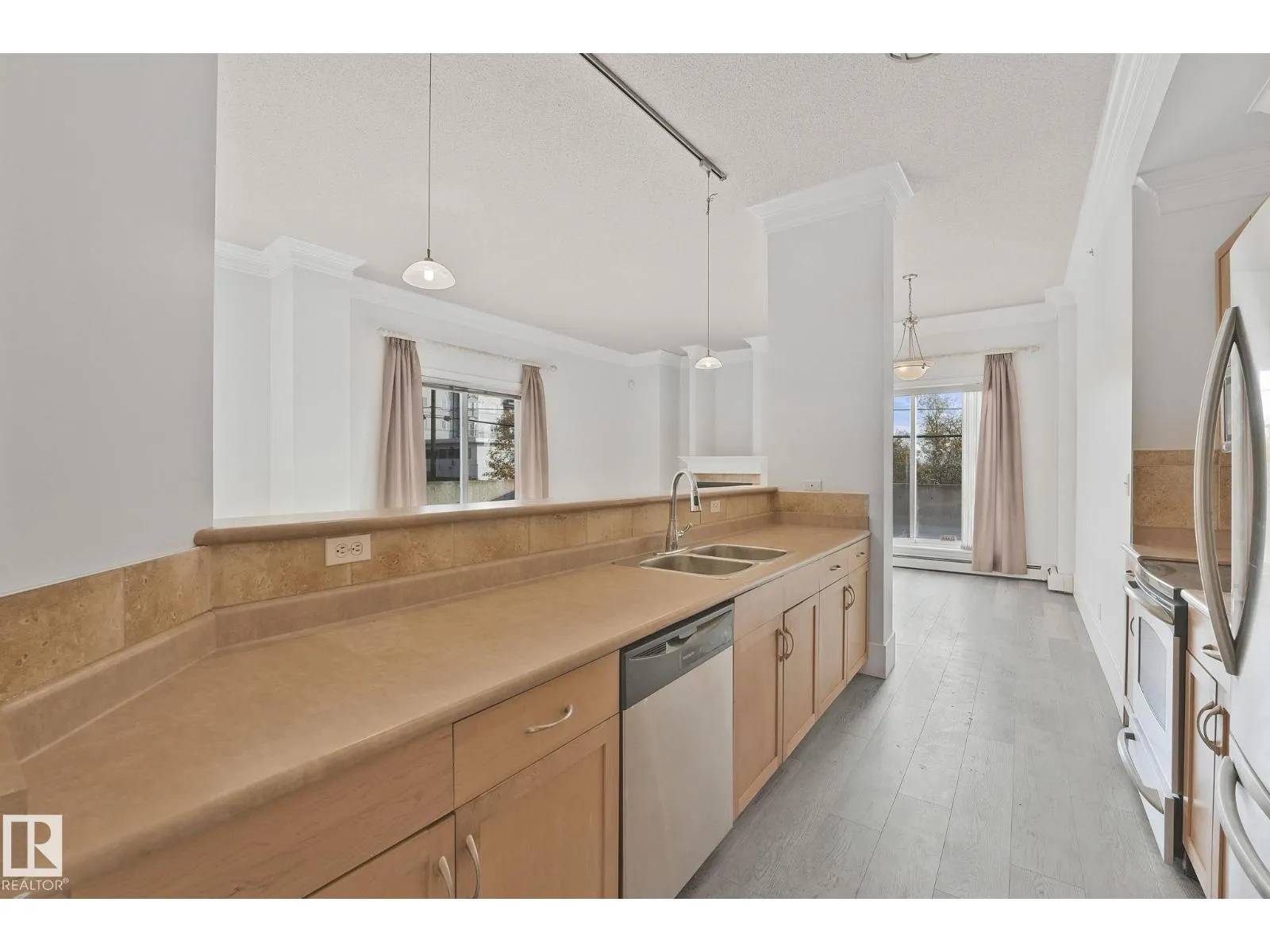 #104 9707 105 ST NW NW