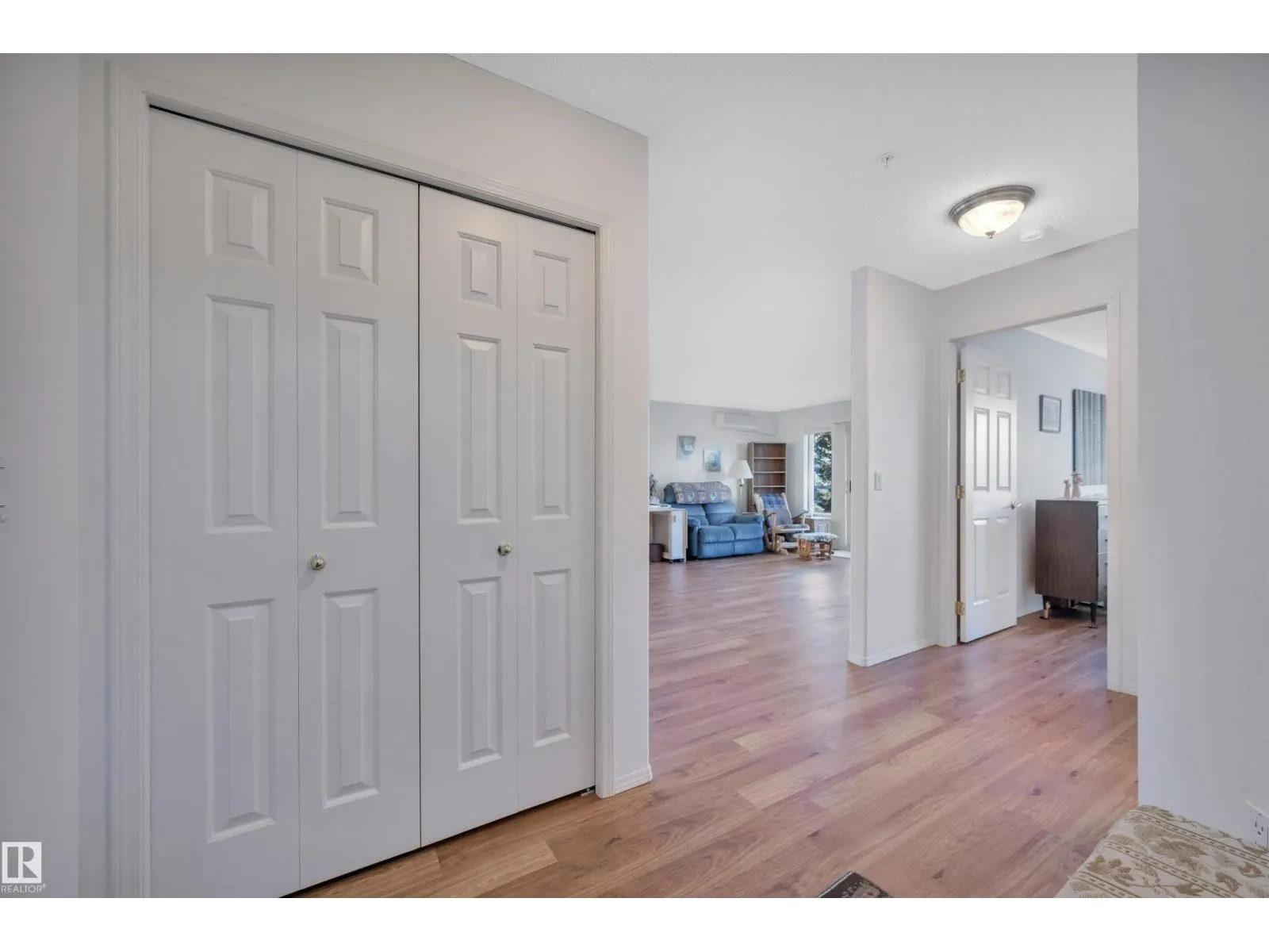 #302 70 CRYSTAL LN