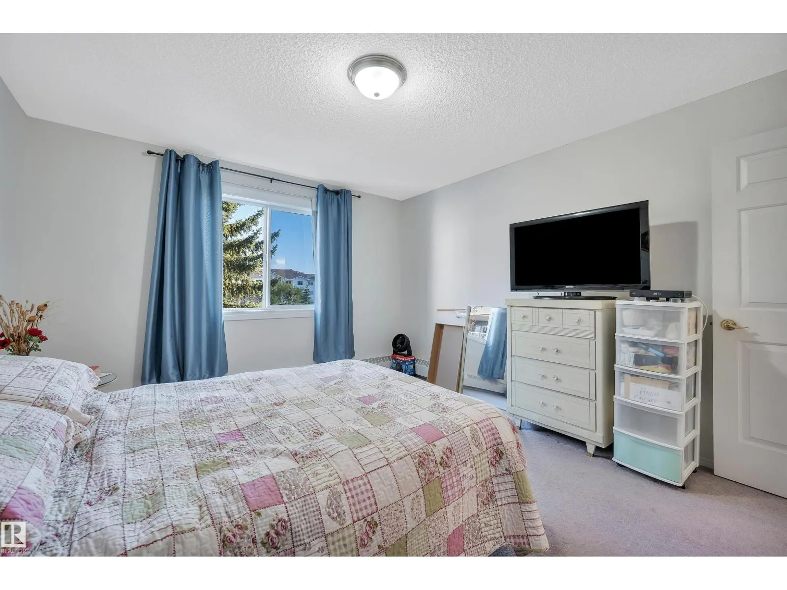 #302 70 CRYSTAL LN