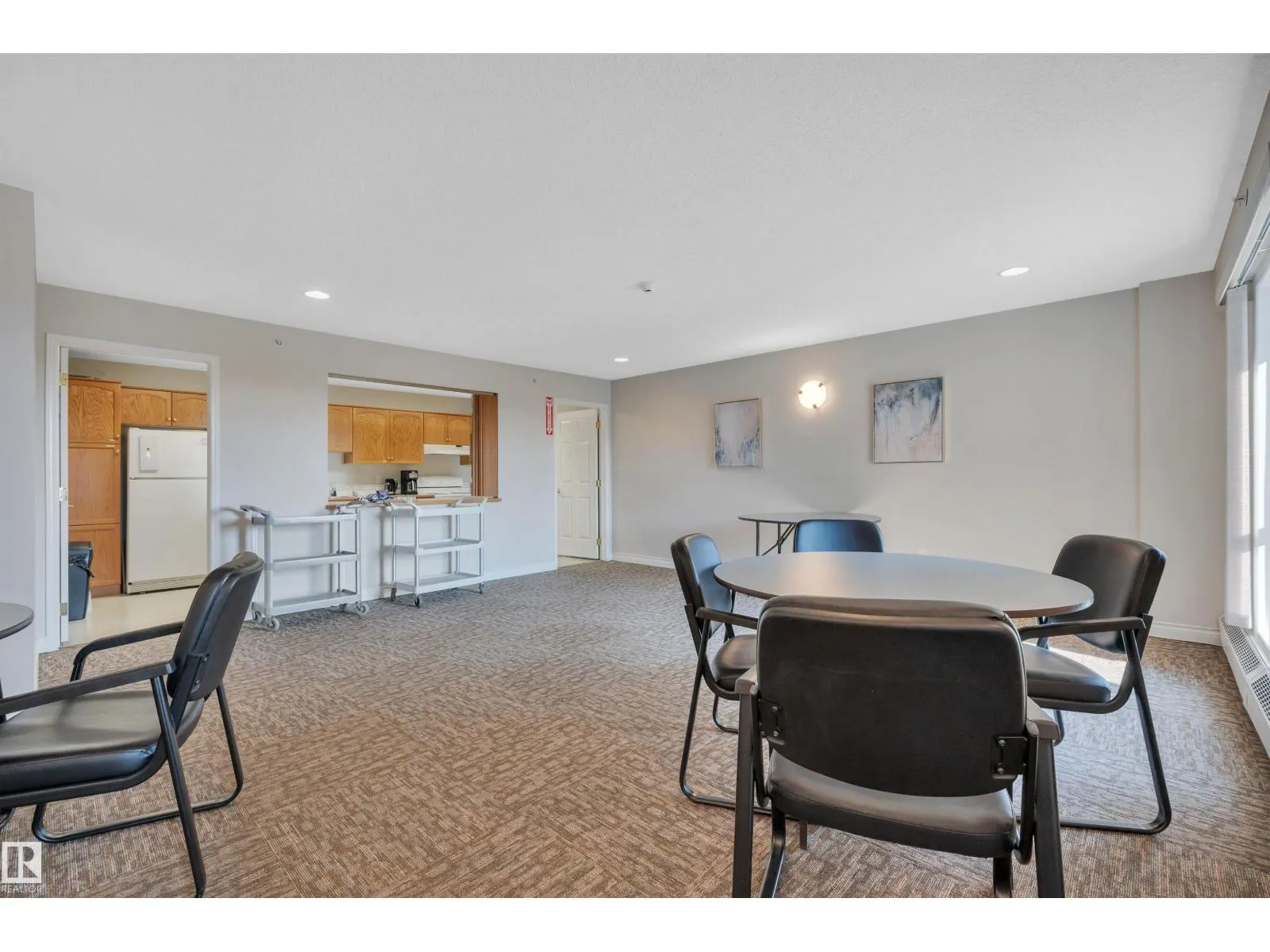 #302 70 CRYSTAL LN
