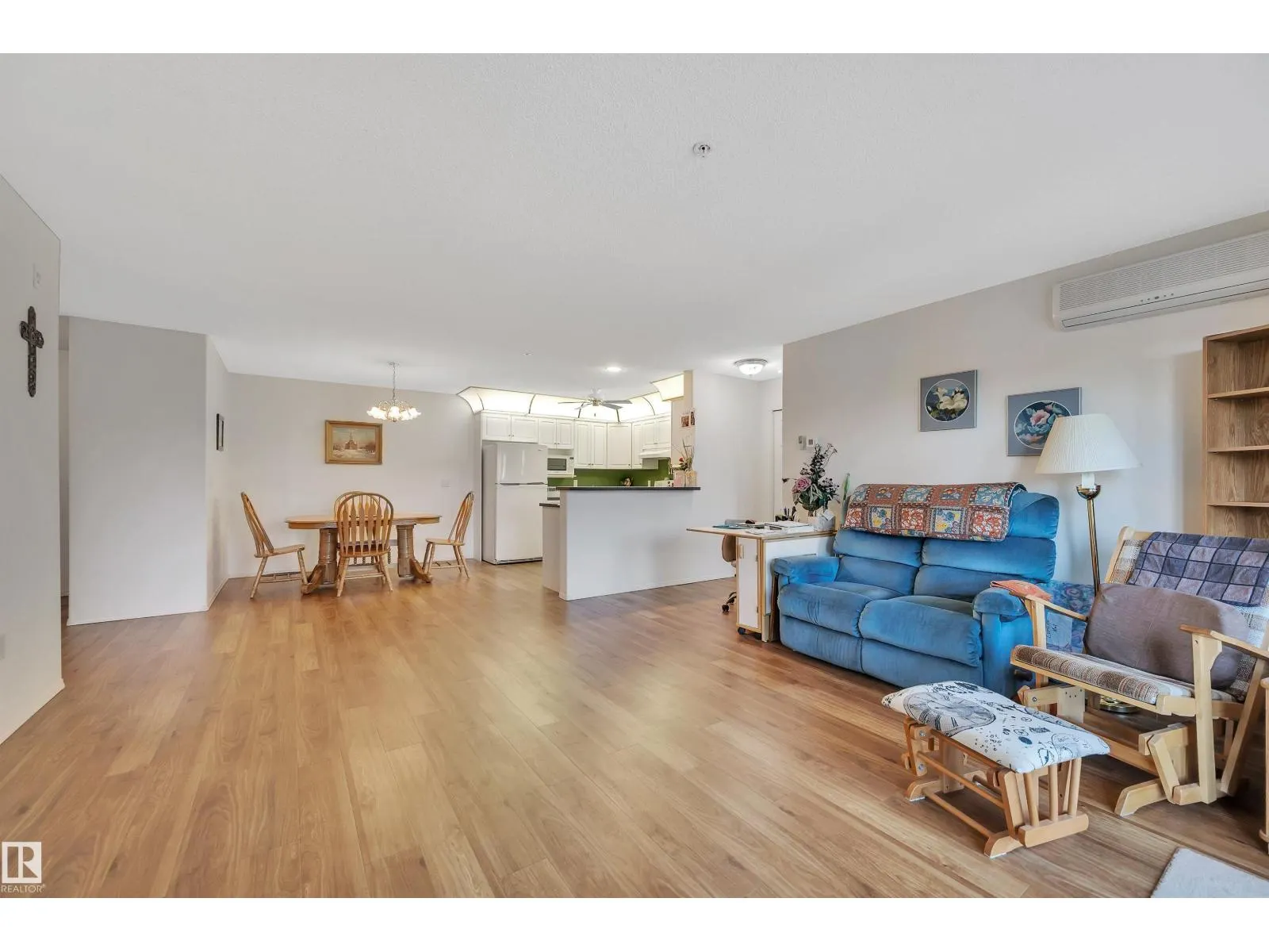 #302 70 CRYSTAL LN