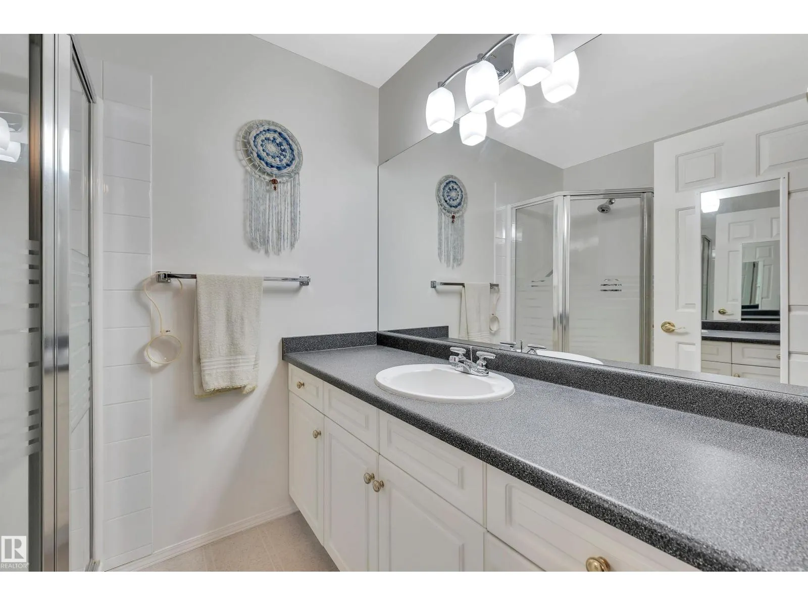 #302 70 CRYSTAL LN