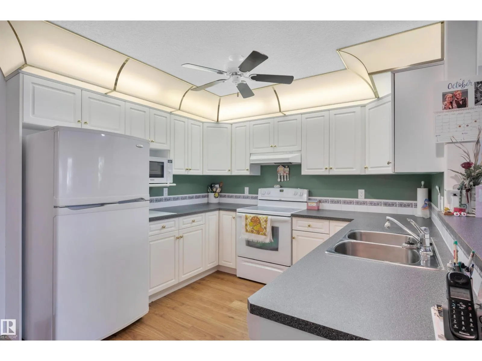 #302 70 CRYSTAL LN