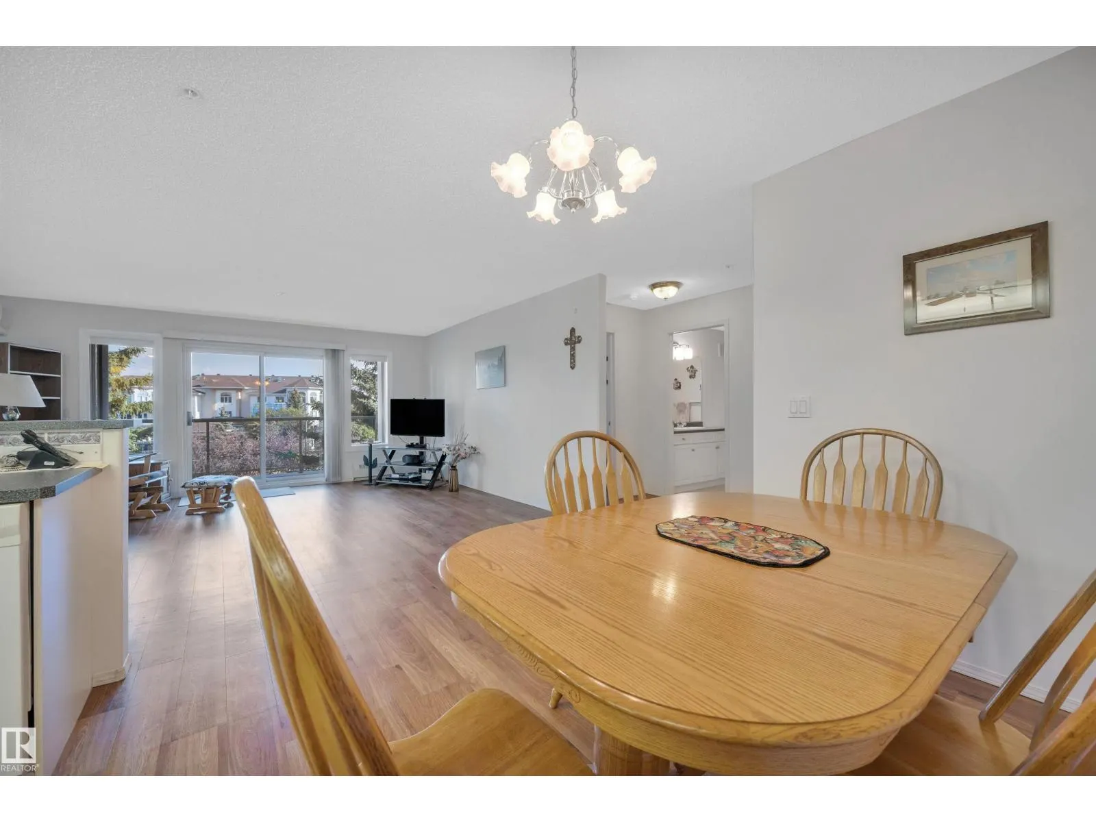 #302 70 CRYSTAL LN