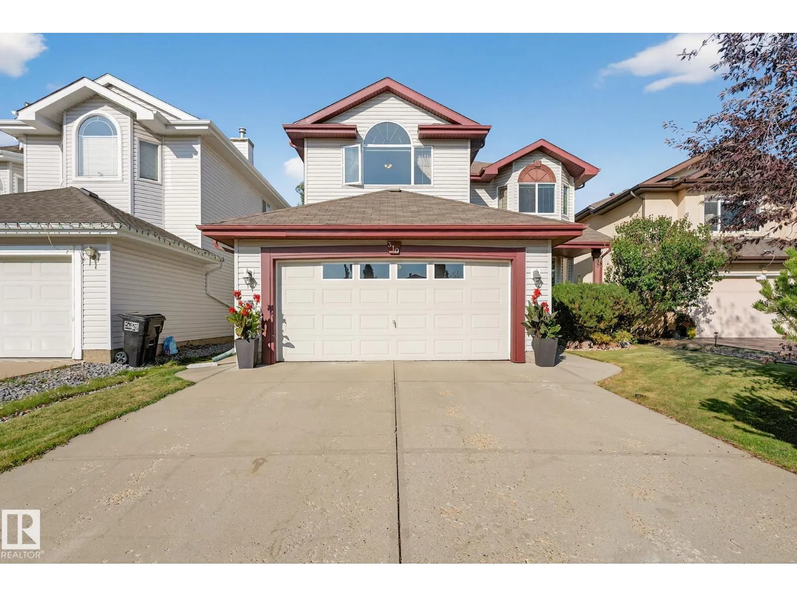 310 HILLIARD CL NW