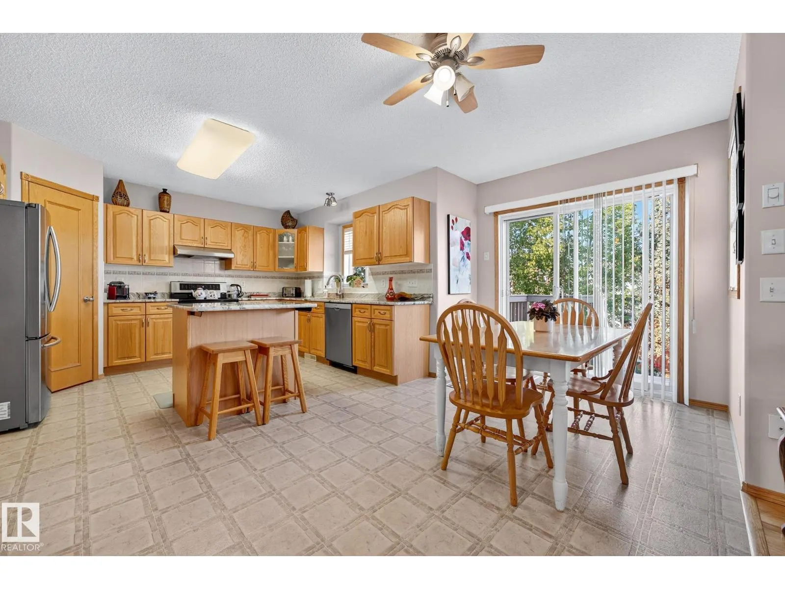 310 HILLIARD CL NW