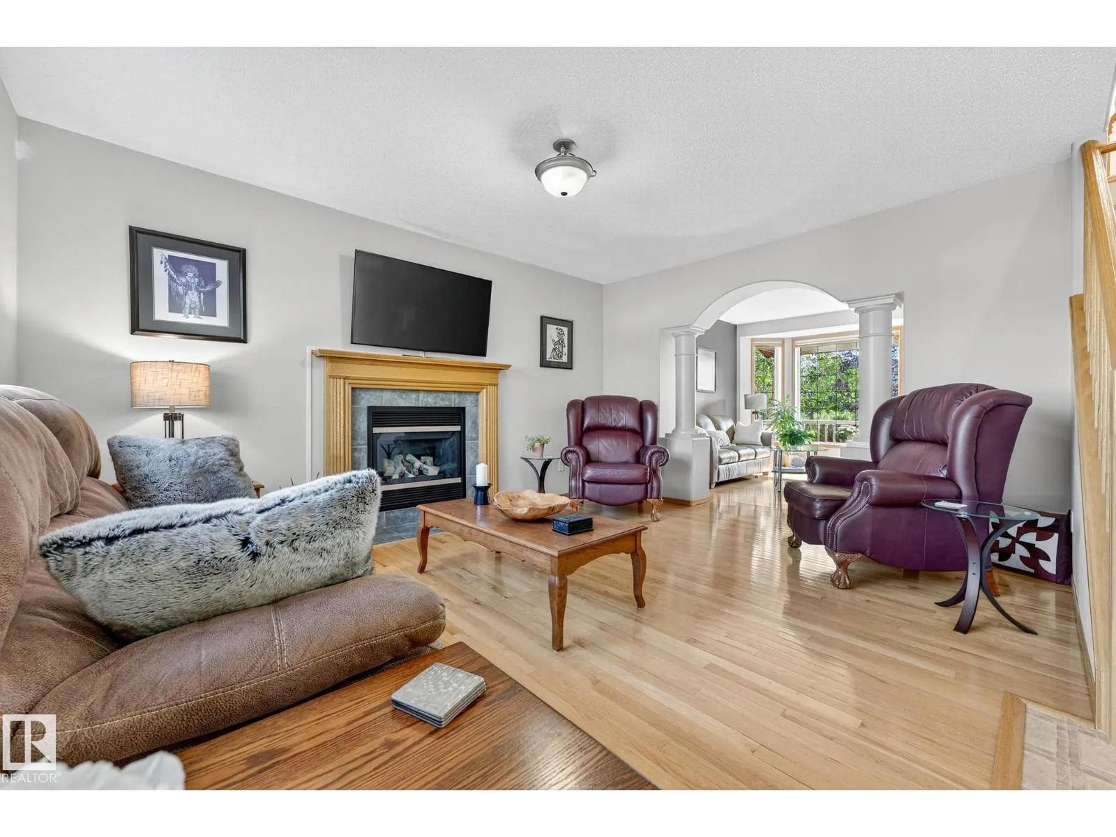 310 HILLIARD CL NW