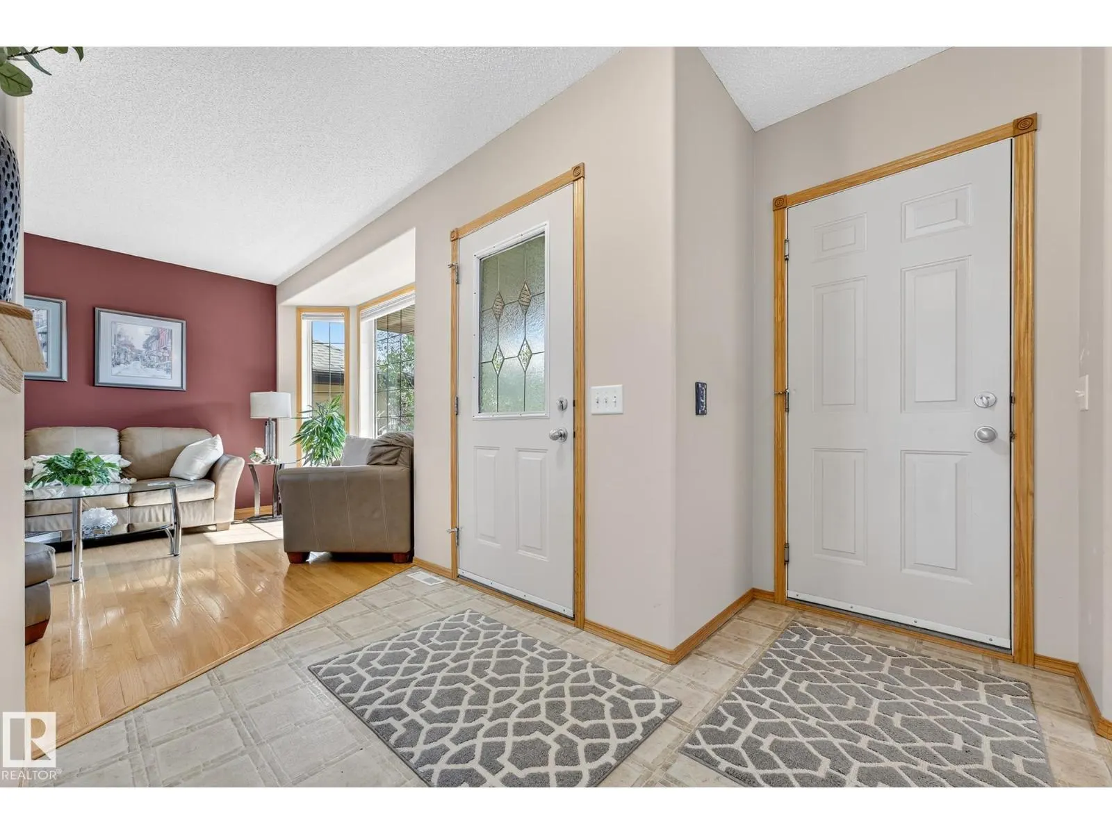 310 HILLIARD CL NW