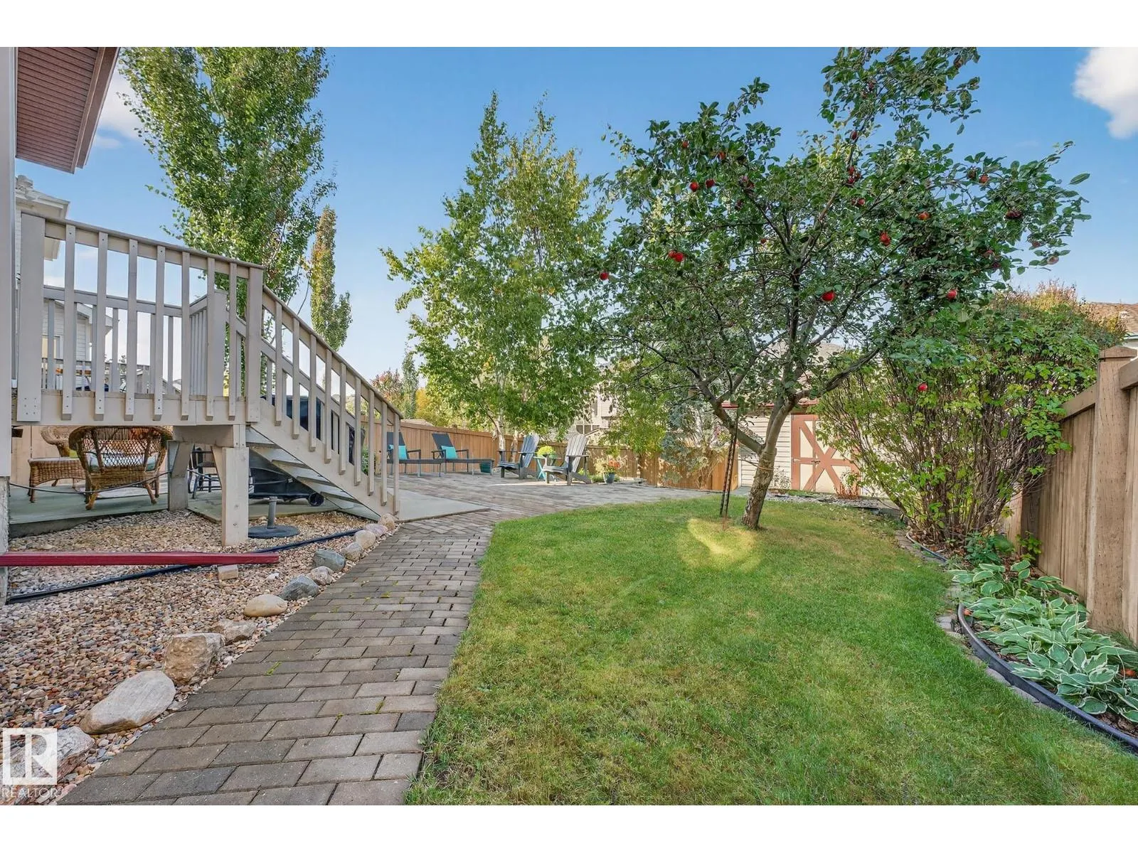 310 HILLIARD CL NW