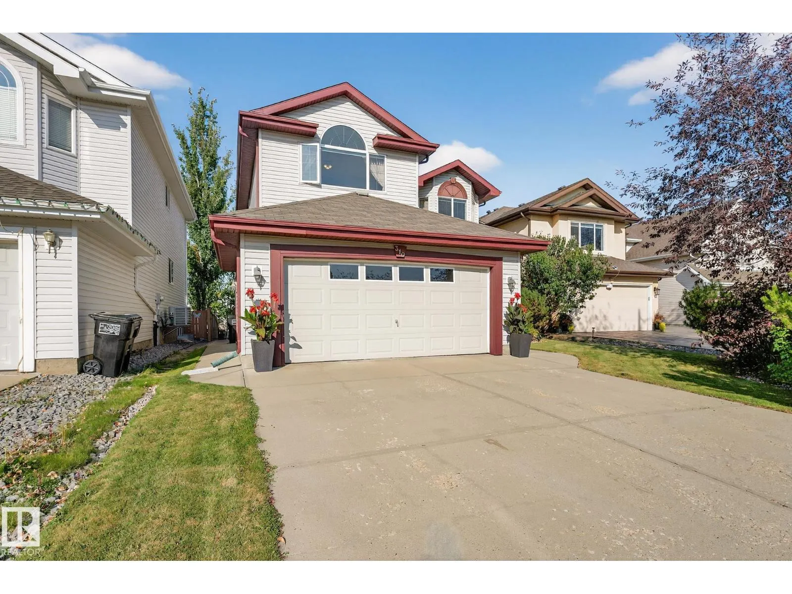 310 HILLIARD CL NW