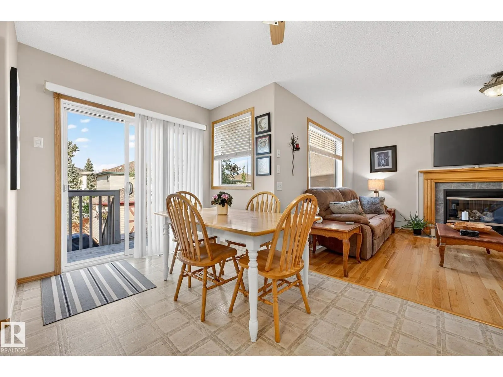 310 HILLIARD CL NW