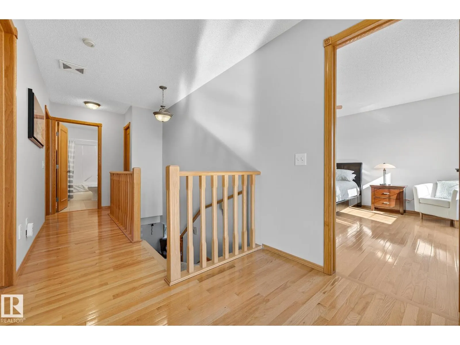 310 HILLIARD CL NW