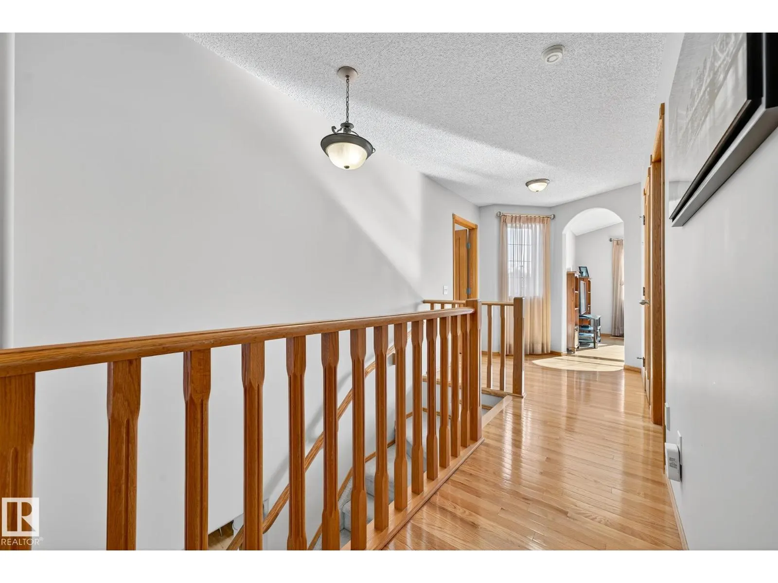 310 HILLIARD CL NW