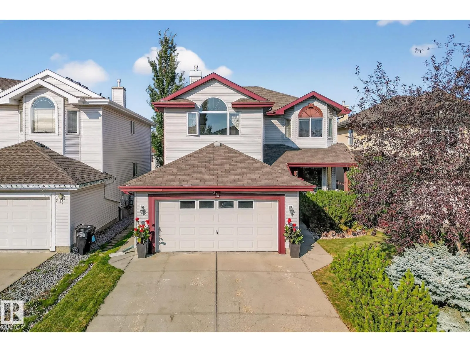 310 HILLIARD CL NW