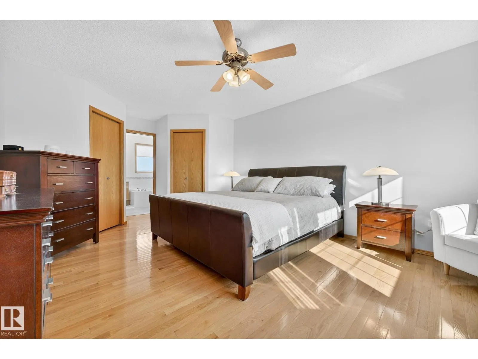 310 HILLIARD CL NW