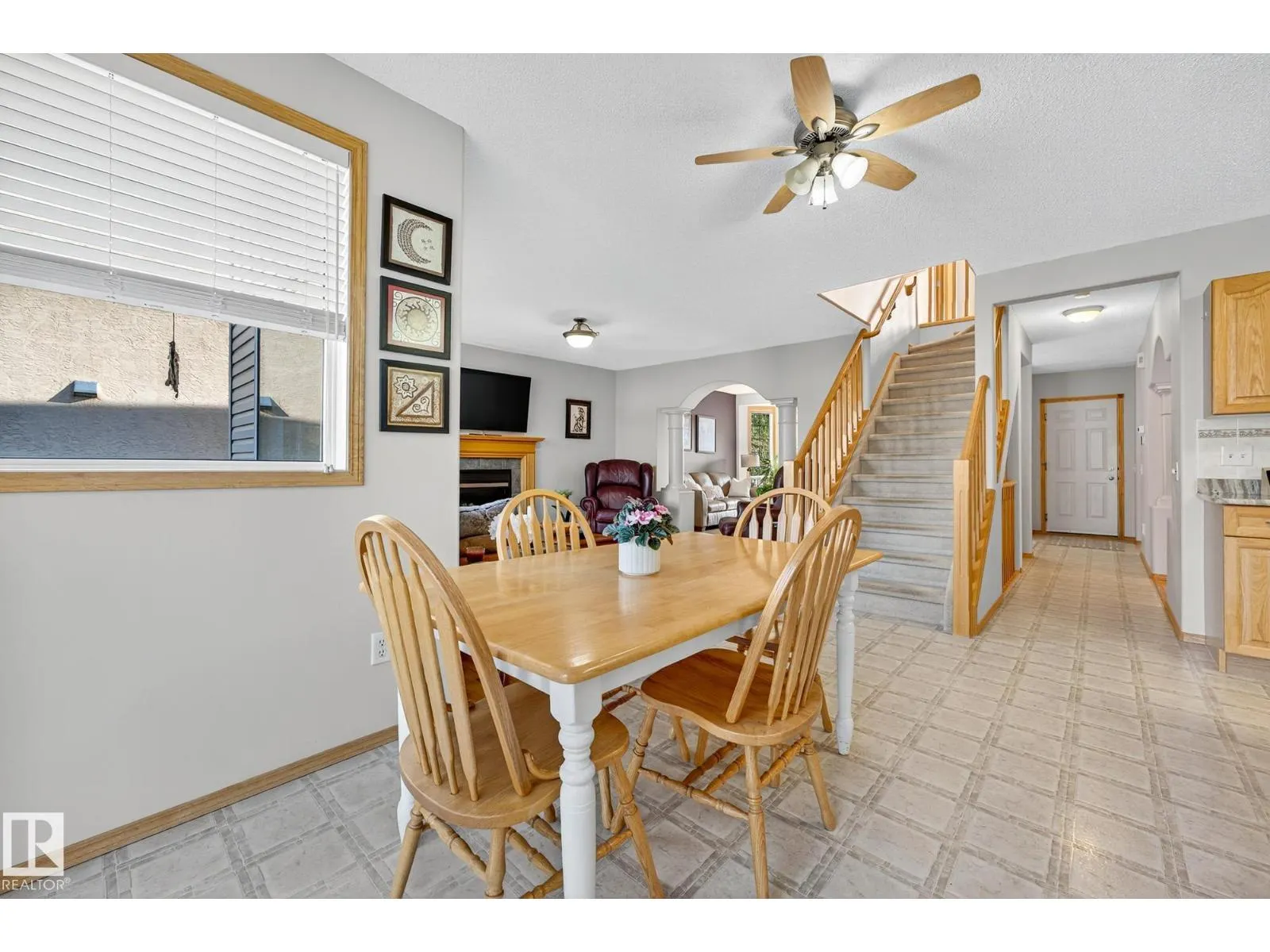 310 HILLIARD CL NW