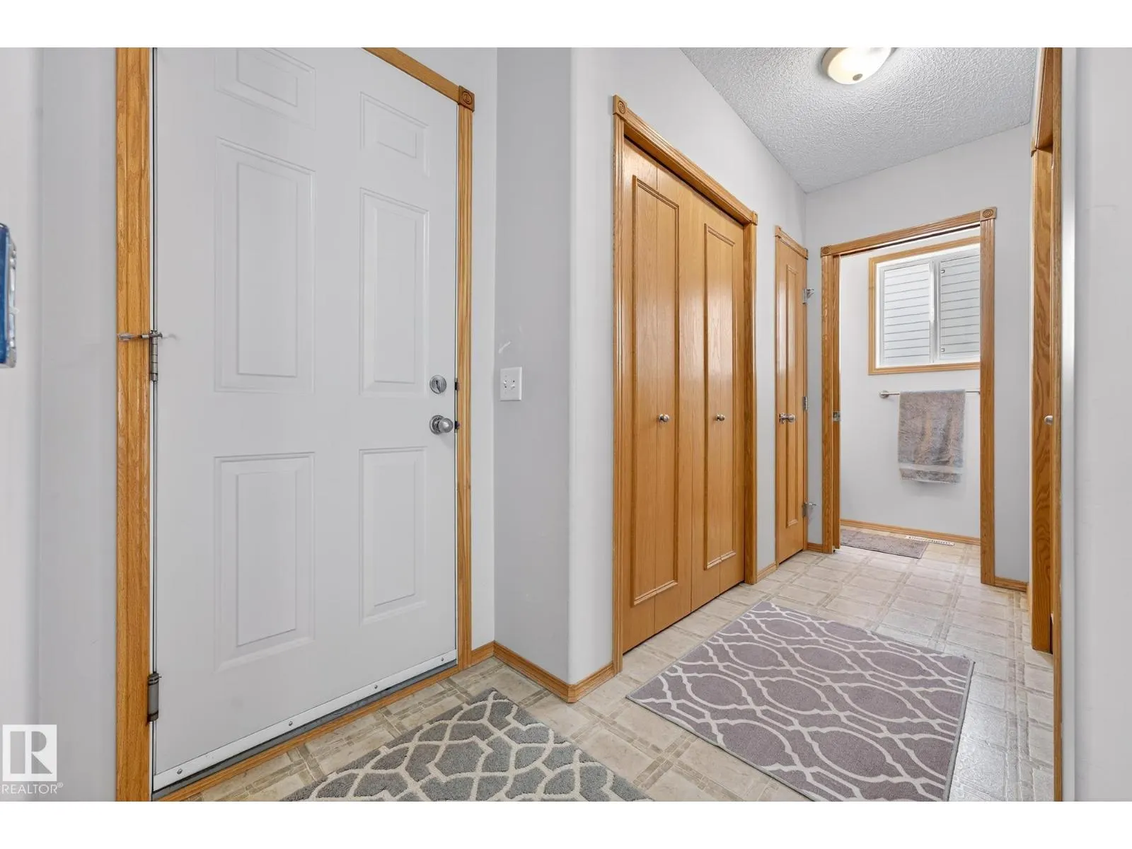 310 HILLIARD CL NW