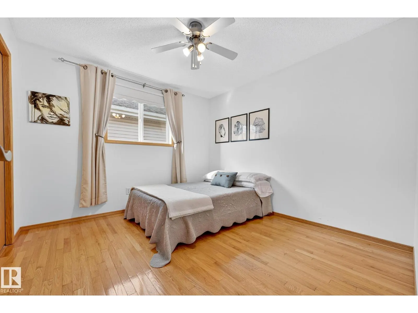 310 HILLIARD CL NW