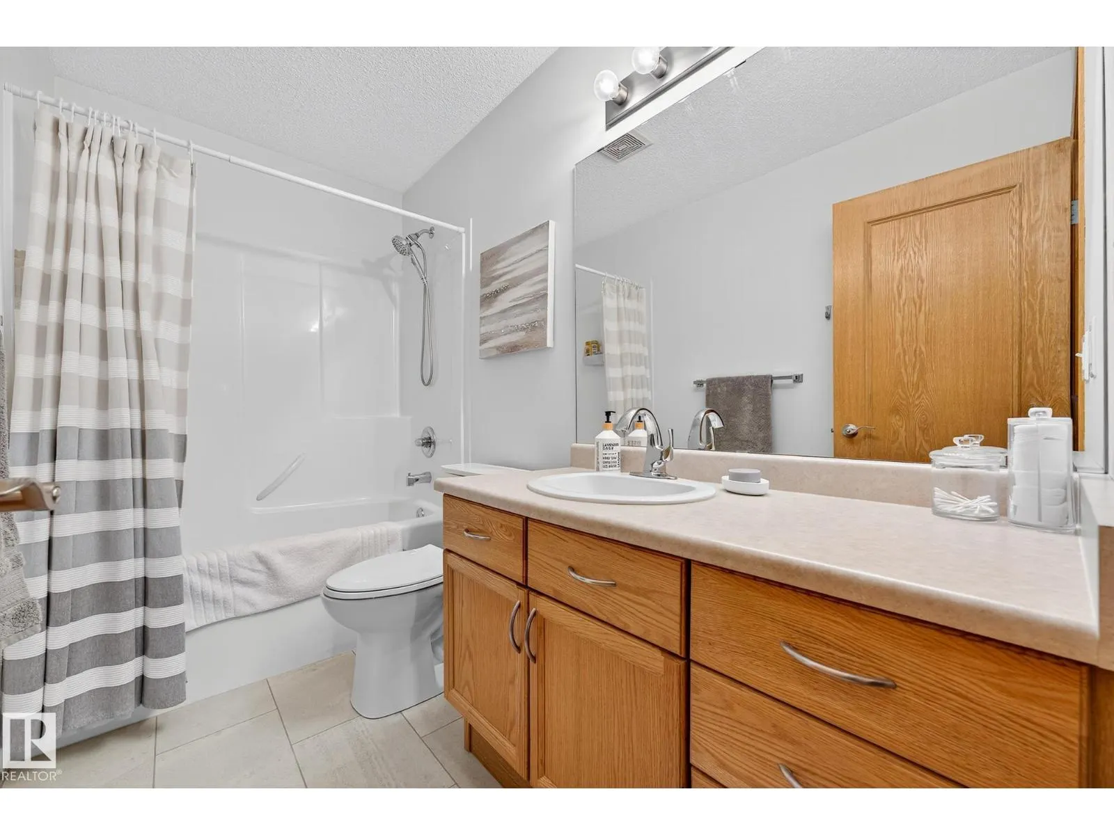 310 HILLIARD CL NW