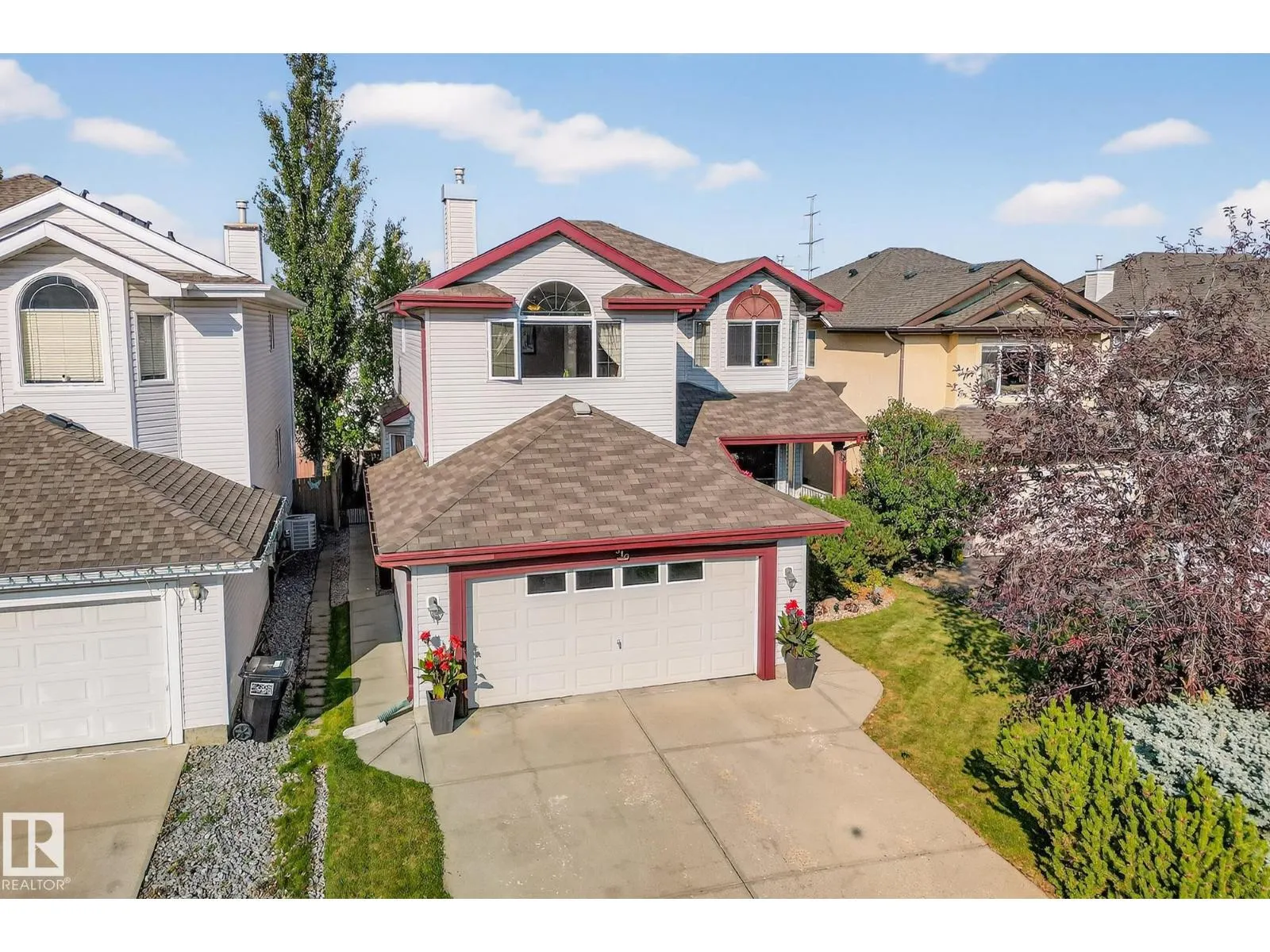 310 HILLIARD CL NW