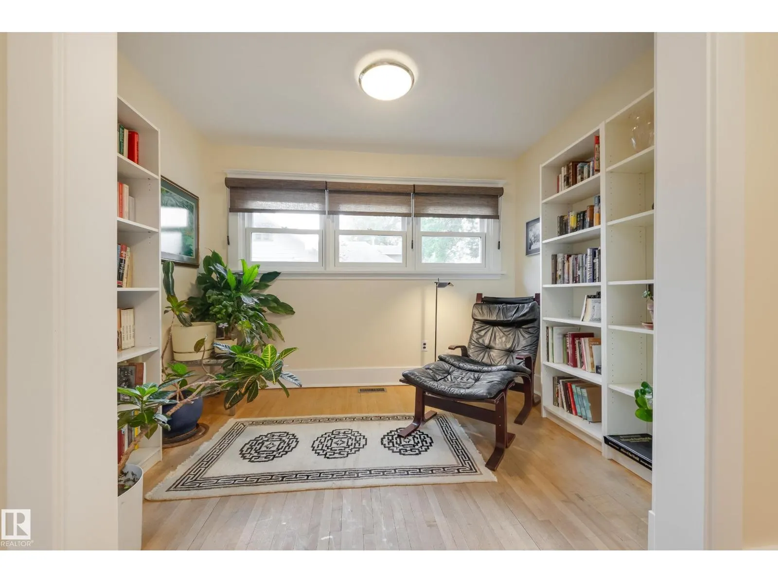 10828 125 ST NW