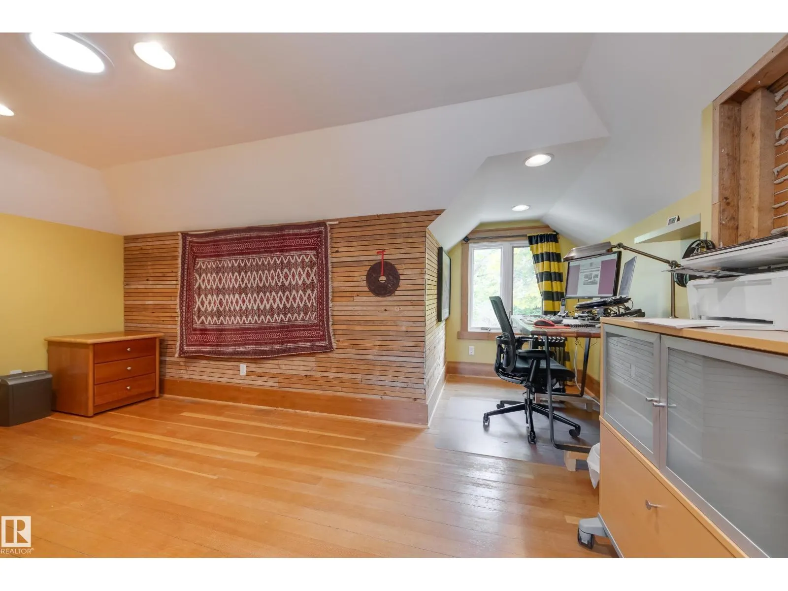 10828 125 ST NW