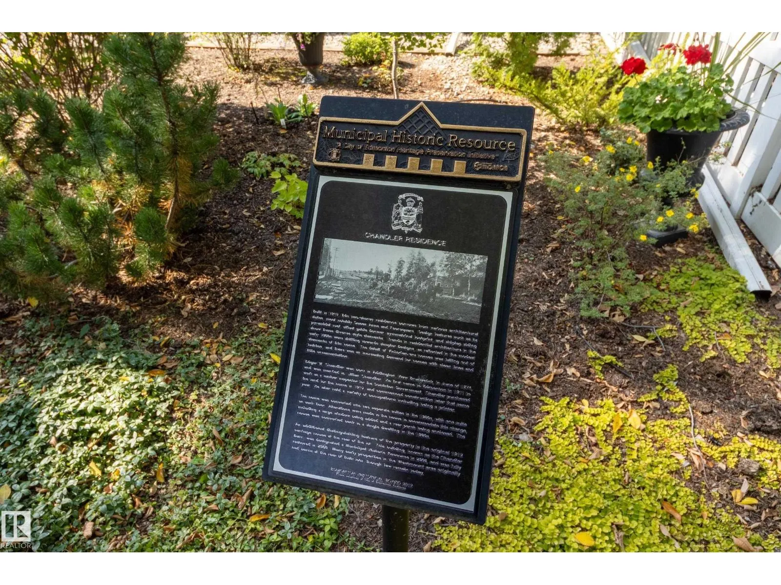 10828 125 ST NW