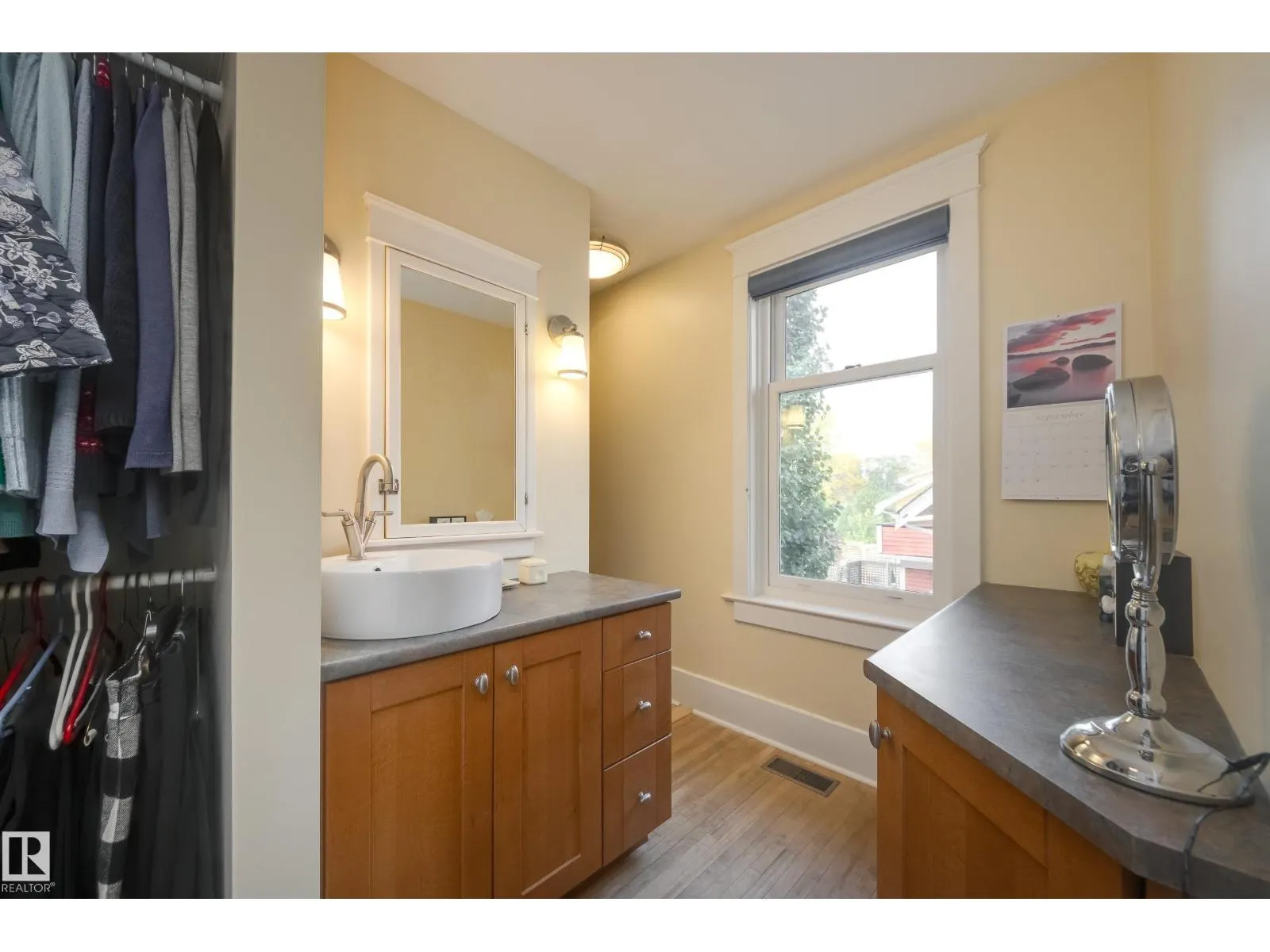 10828 125 ST NW