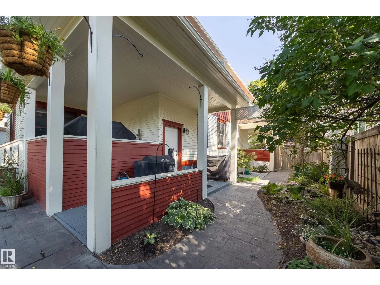 10828 125 ST NW