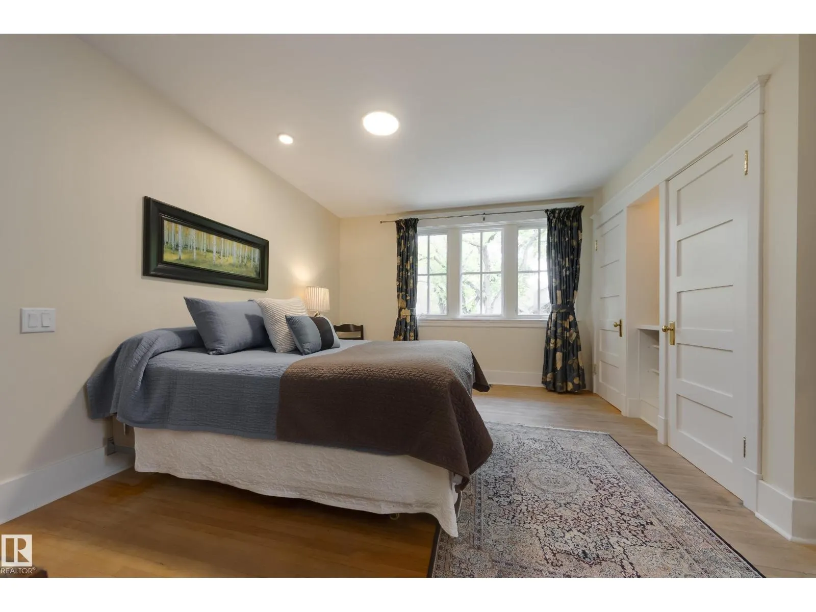 10828 125 ST NW