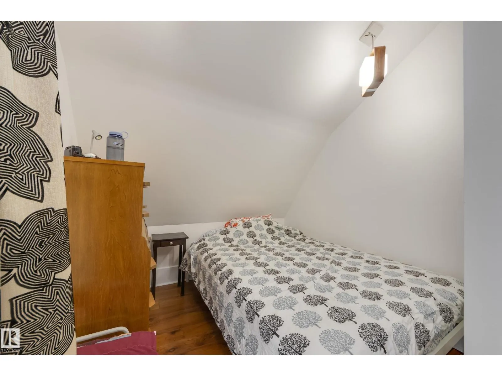 10828 125 ST NW