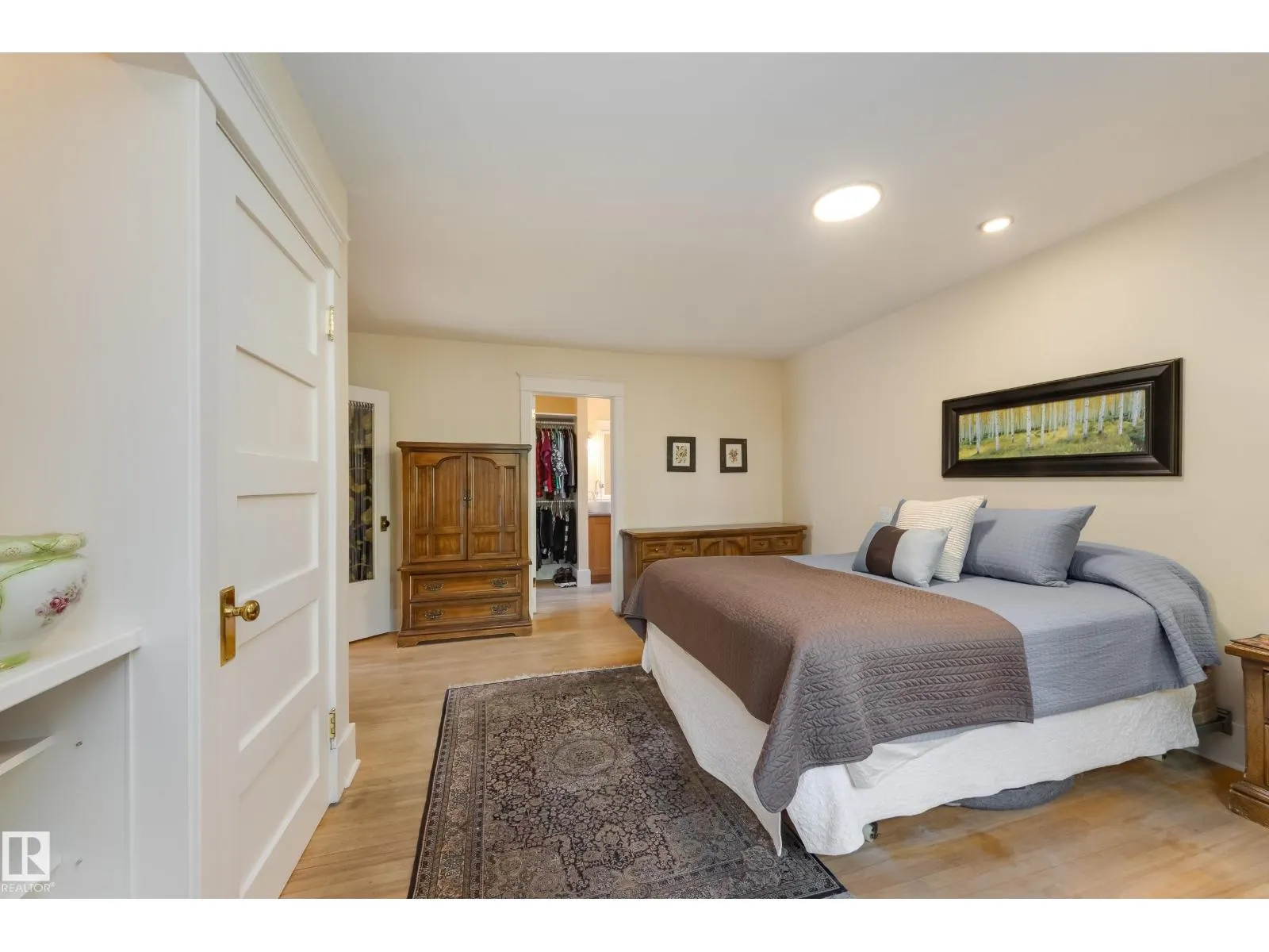 10828 125 ST NW