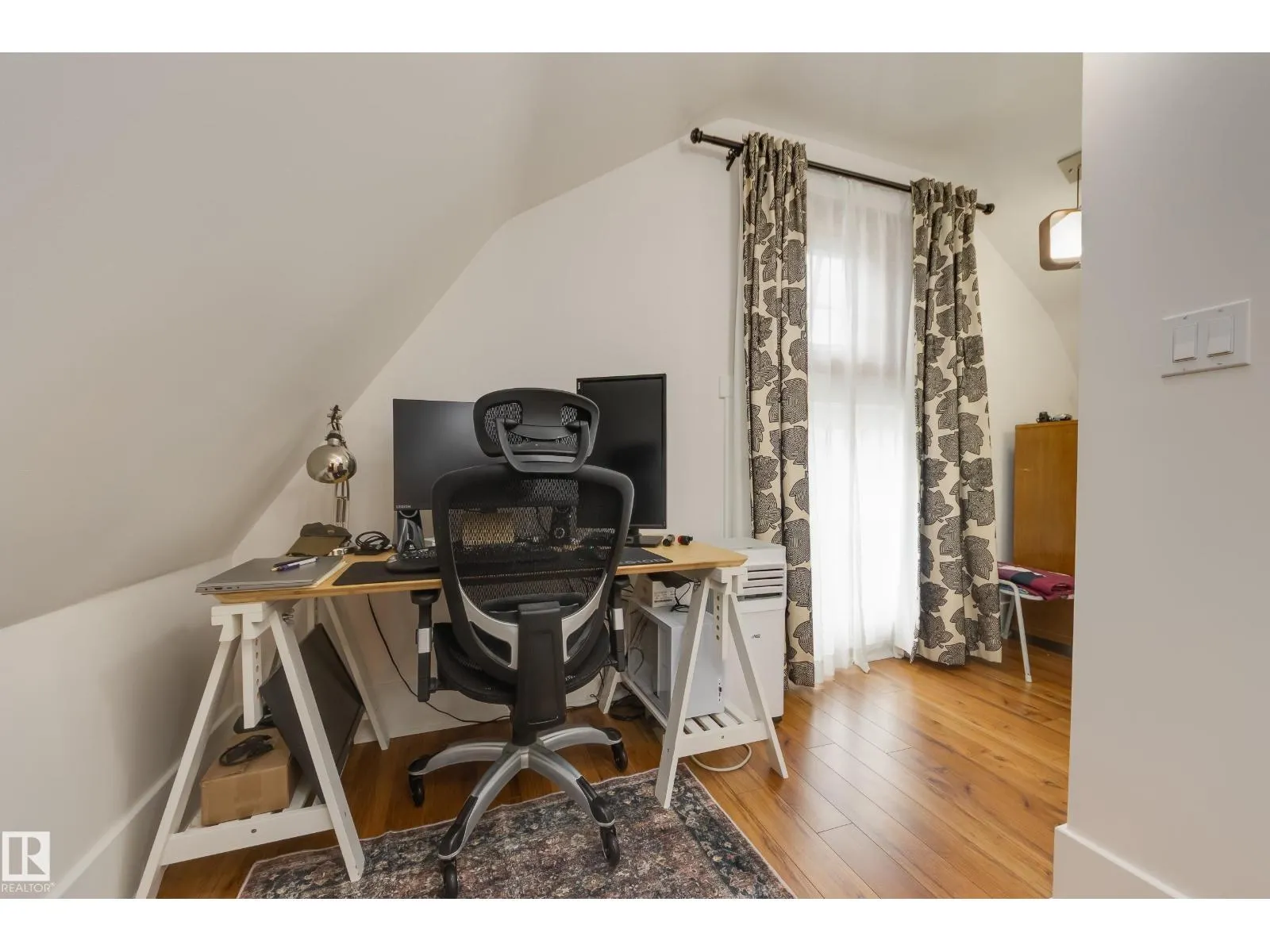 10828 125 ST NW