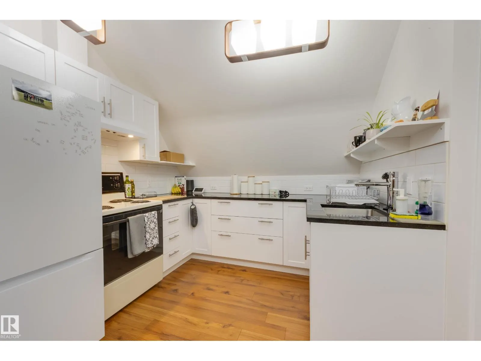 10828 125 ST NW