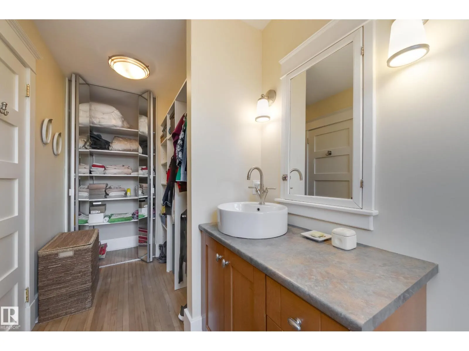10828 125 ST NW