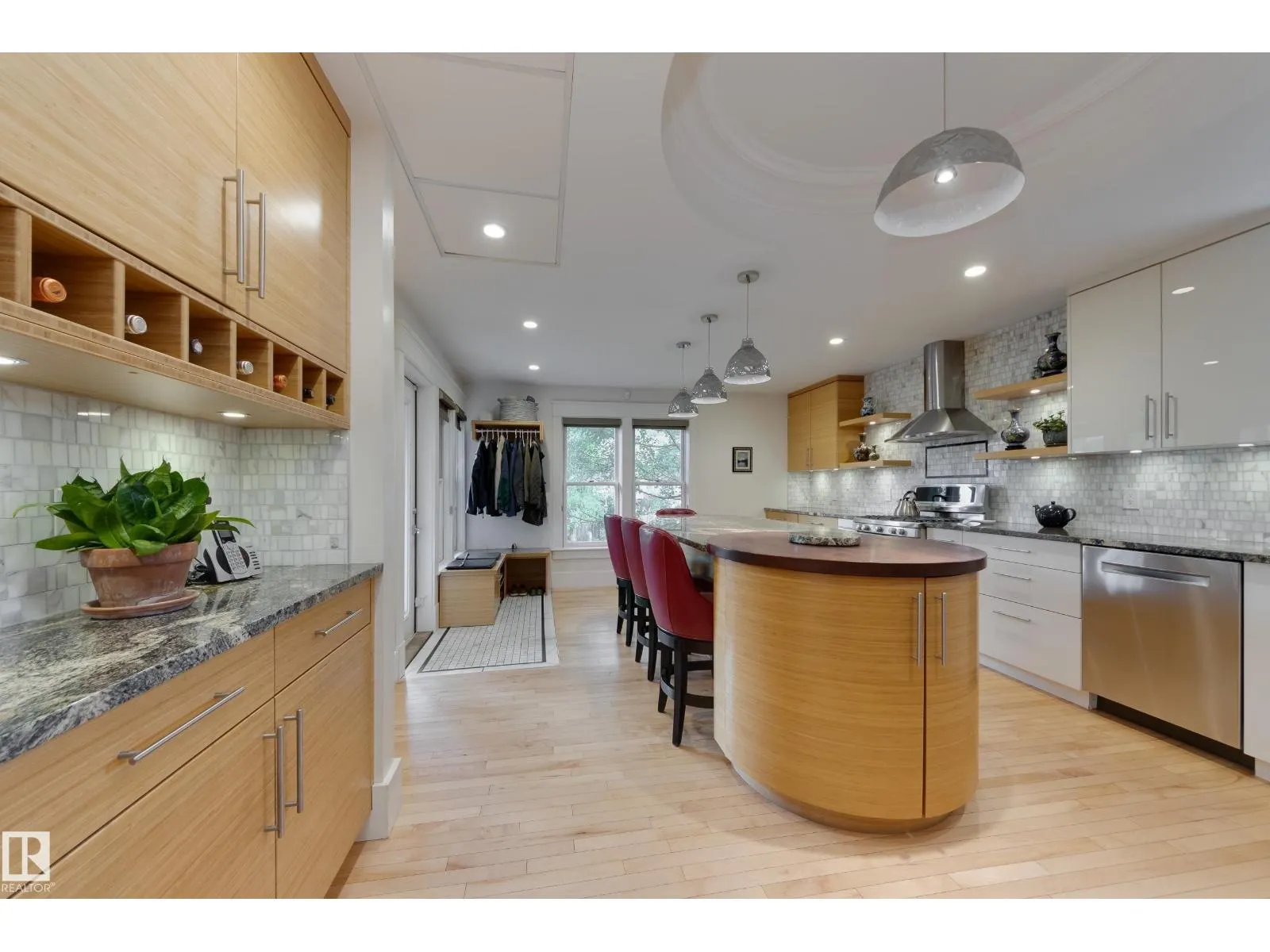 10828 125 ST NW