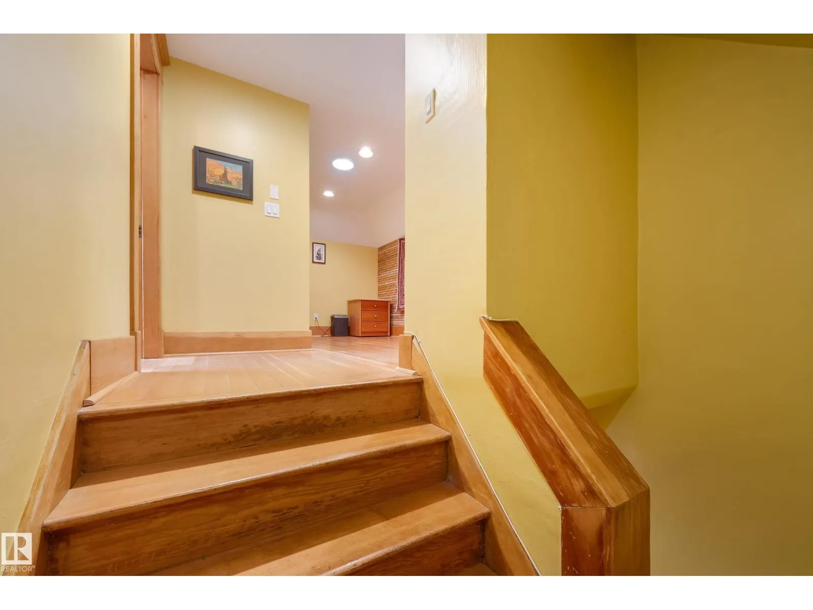 10828 125 ST NW