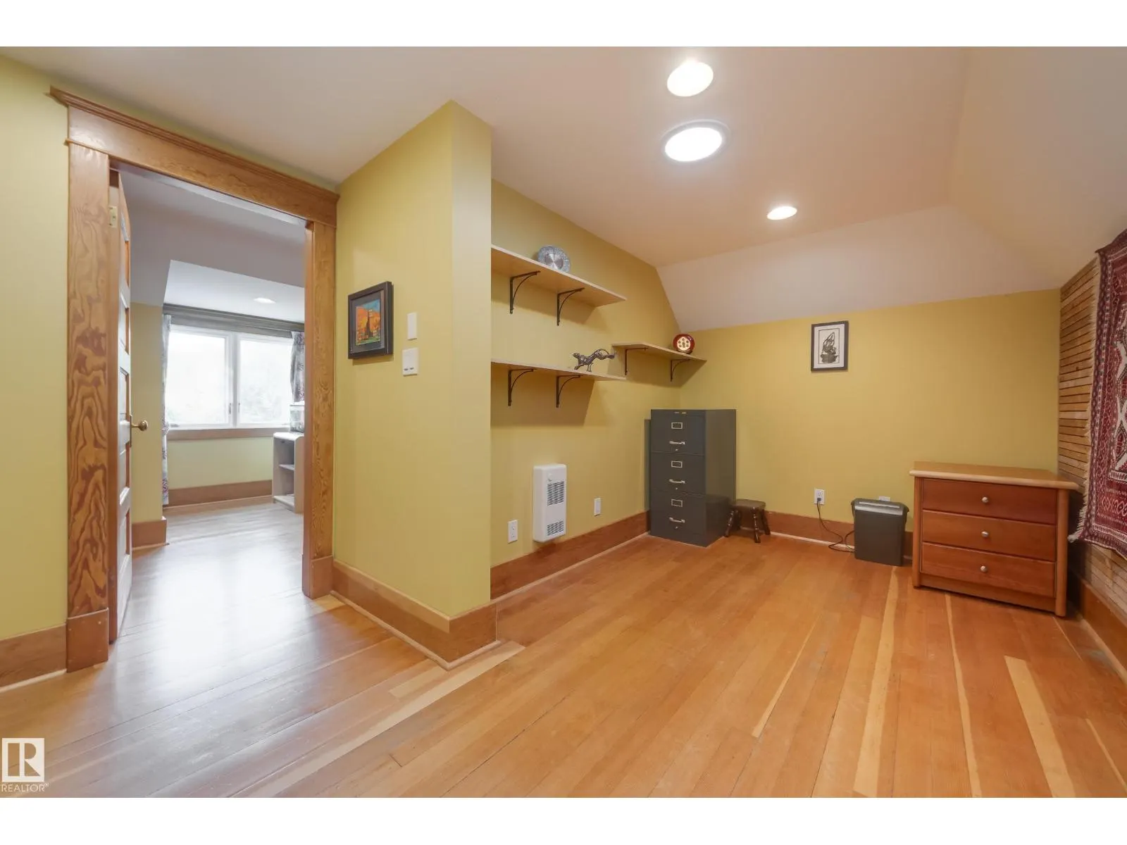 10828 125 ST NW