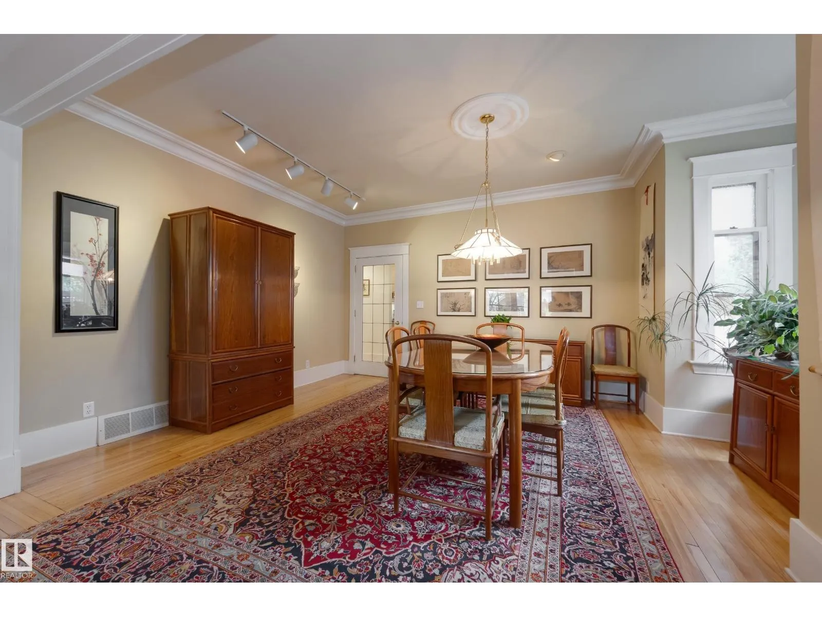 10828 125 ST NW