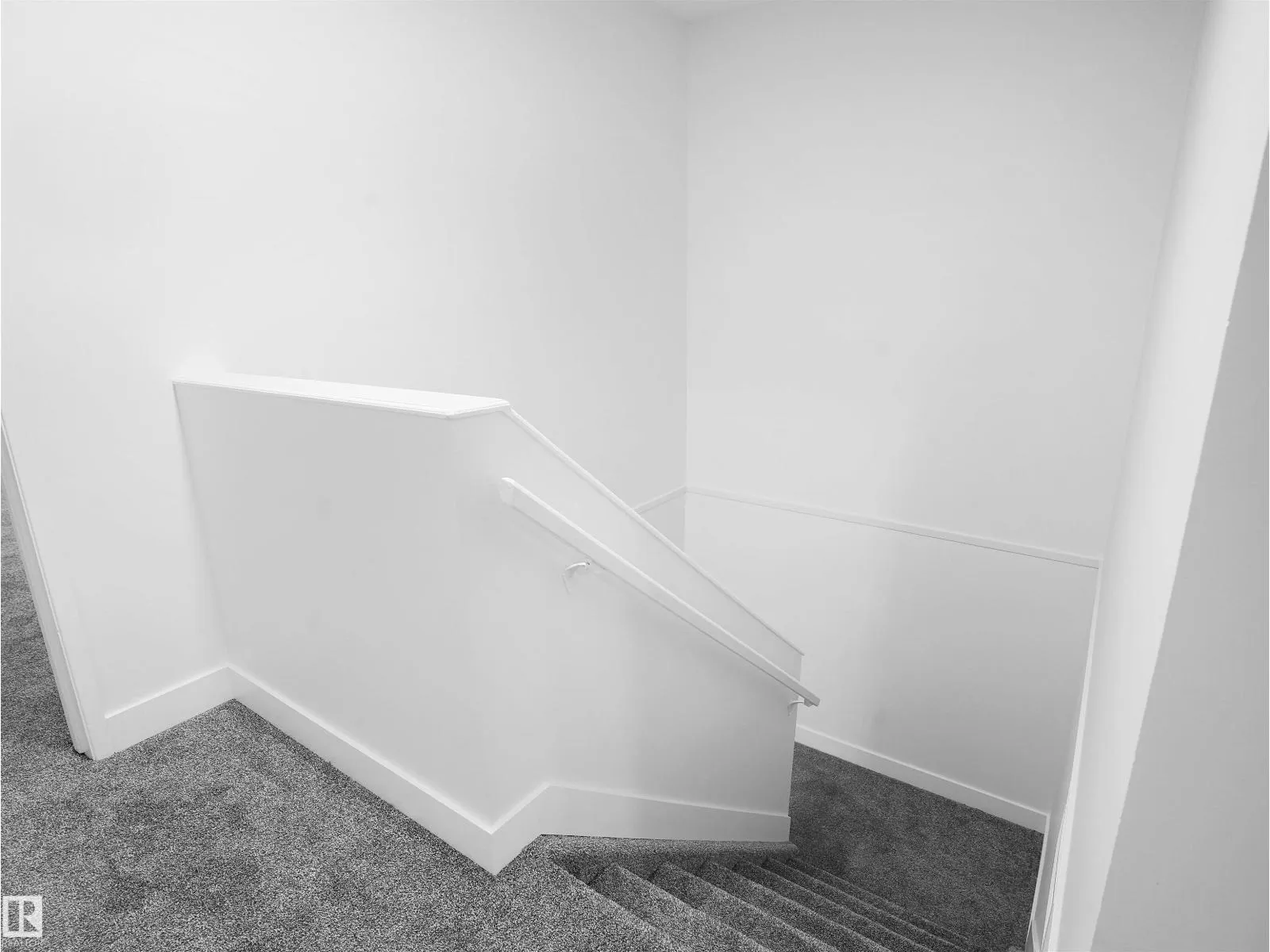 #54 13833 30 ST NW