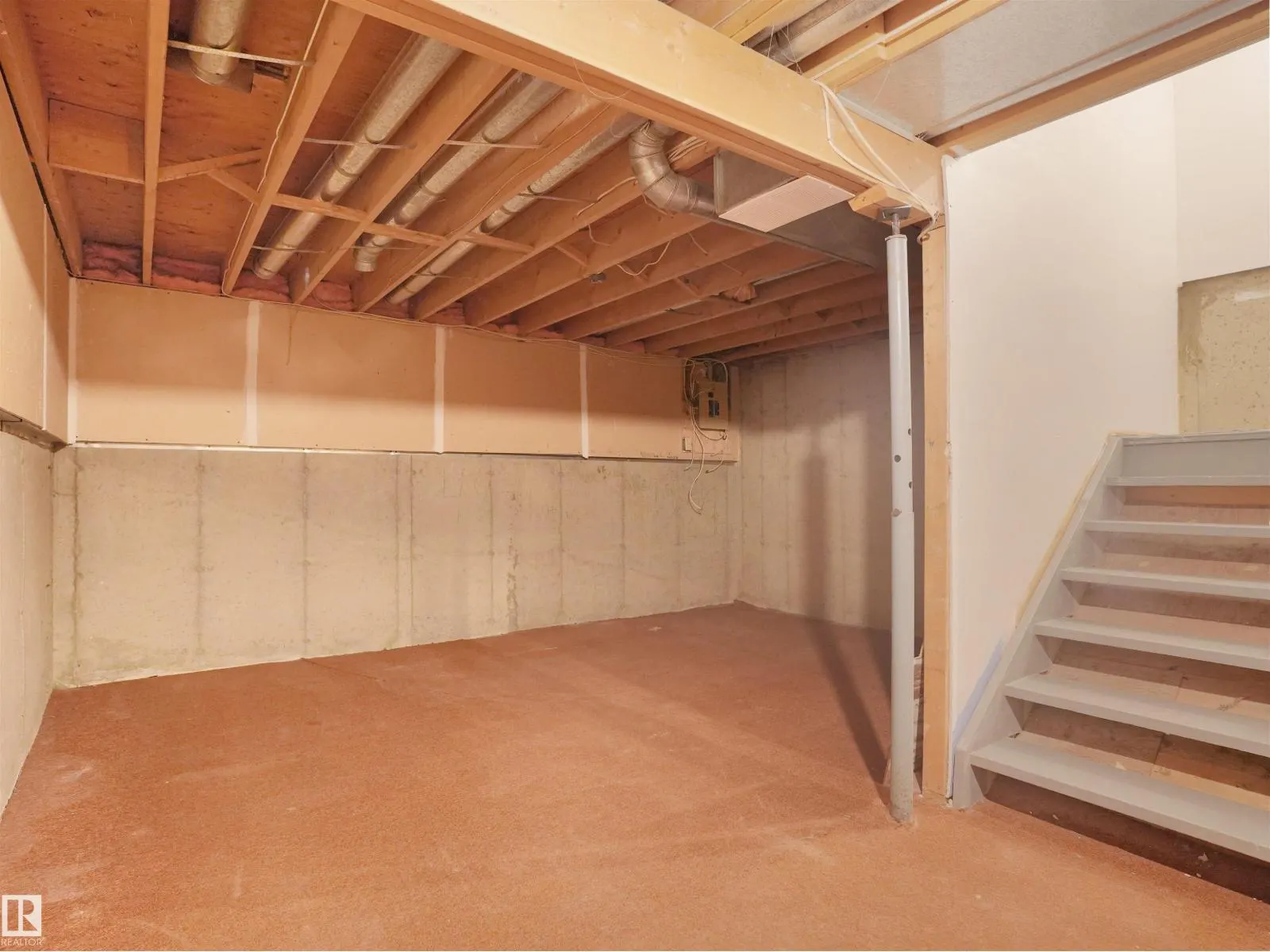 #54 13833 30 ST NW