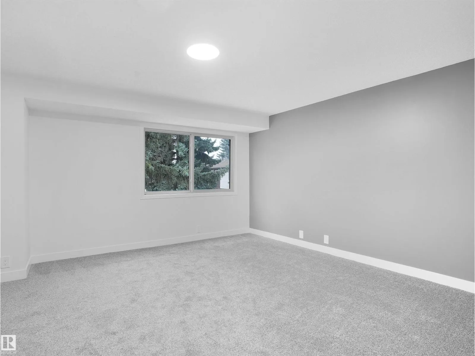 #54 13833 30 ST NW