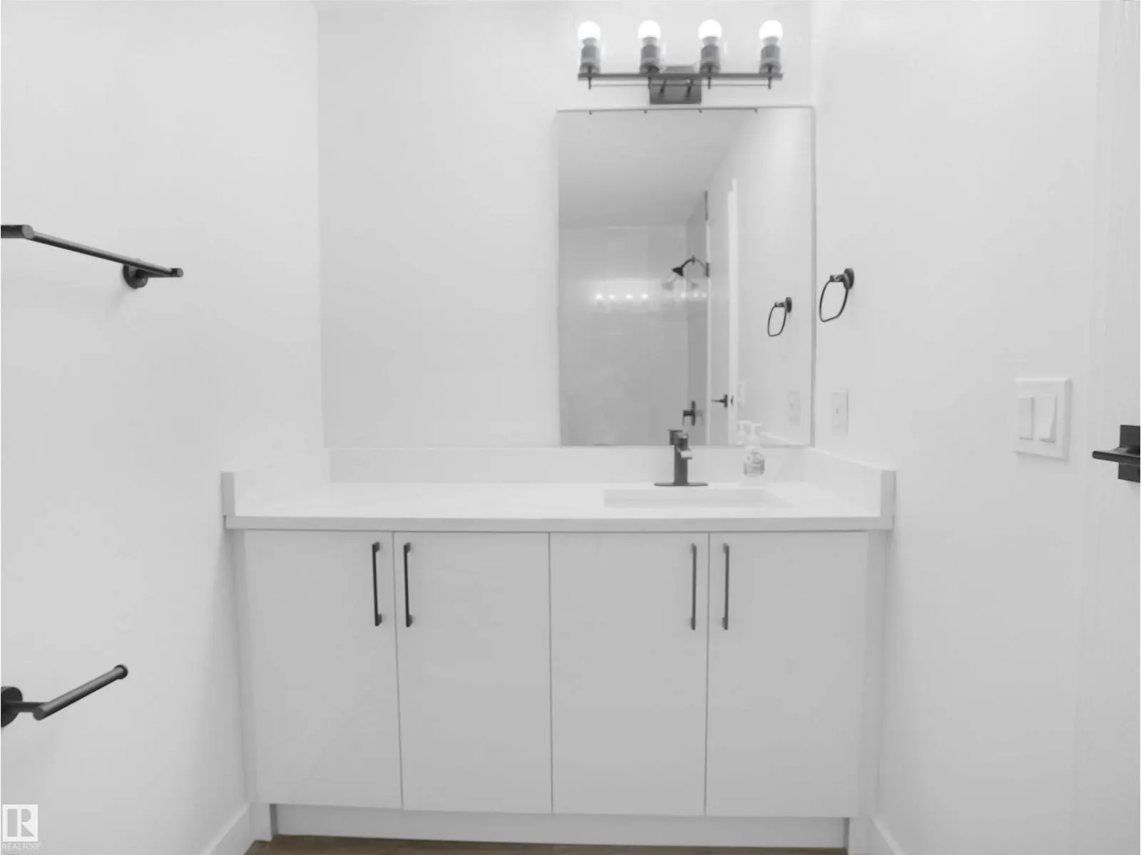 #54 13833 30 ST NW