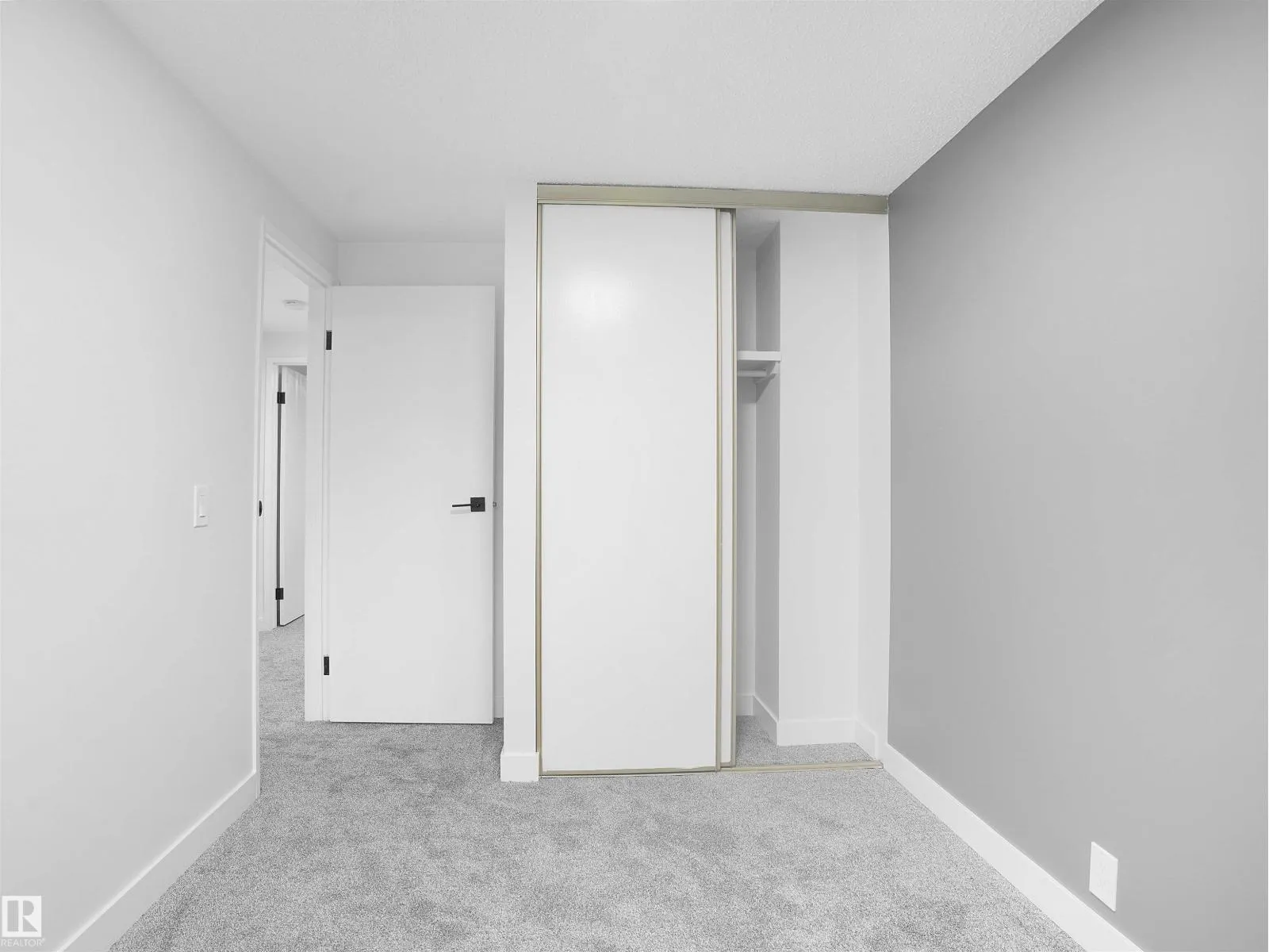 #54 13833 30 ST NW