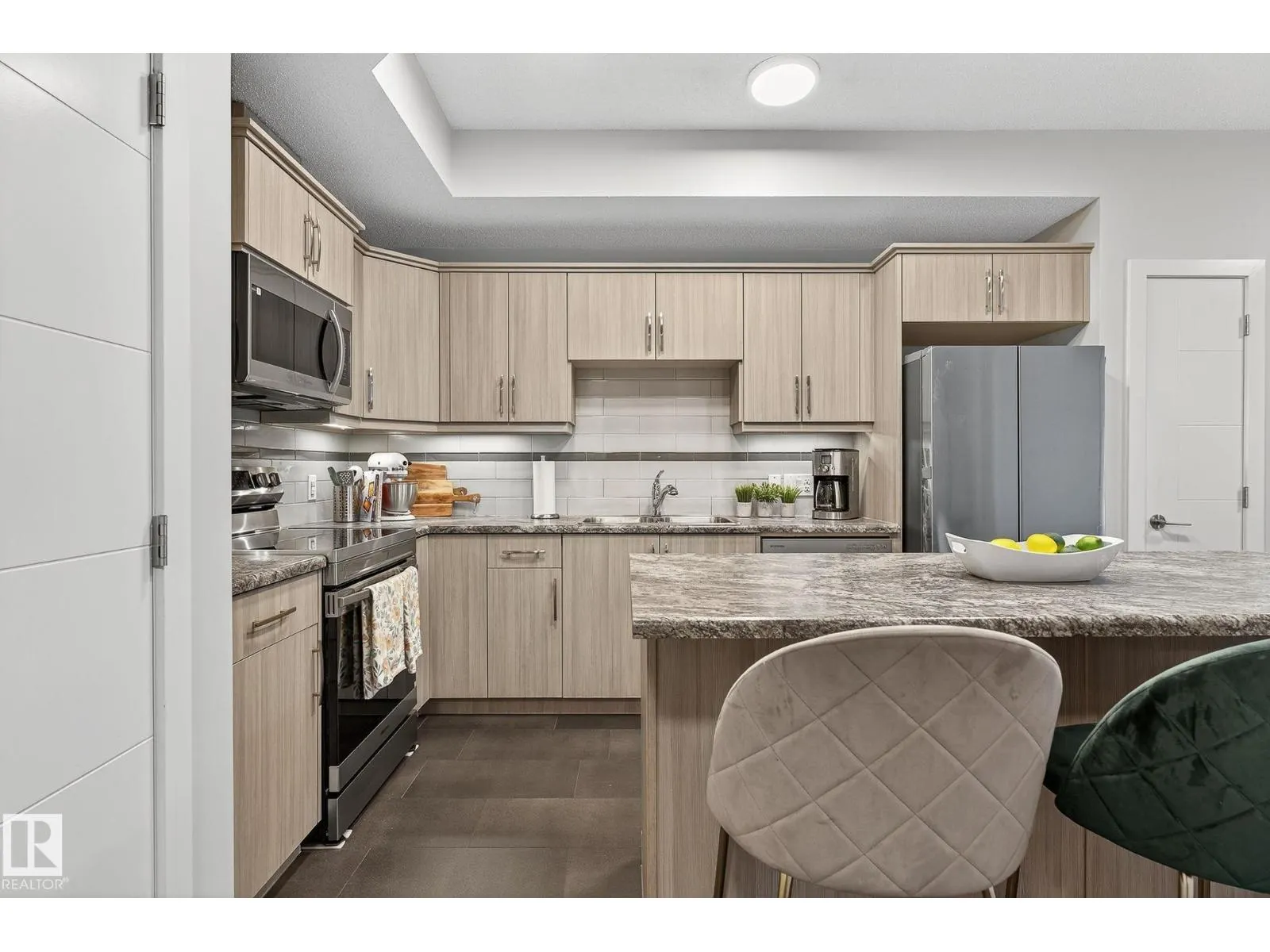 #415 10523 123 ST NW