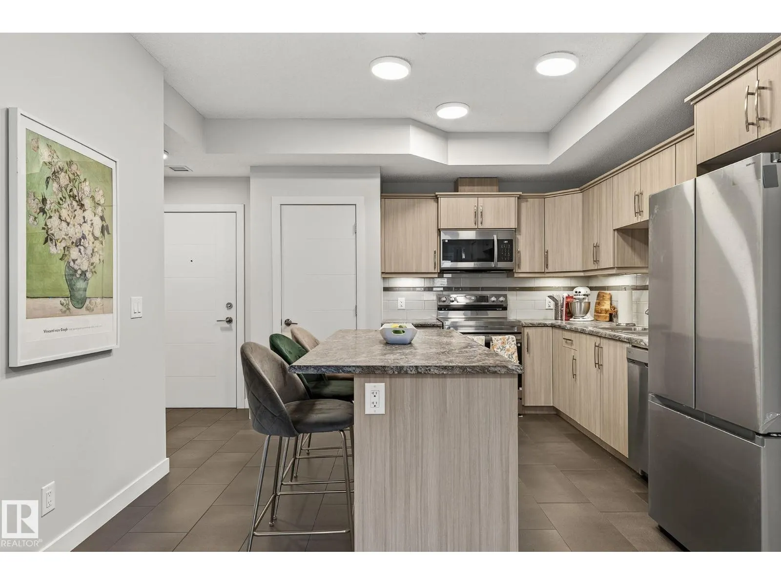 #415 10523 123 ST NW