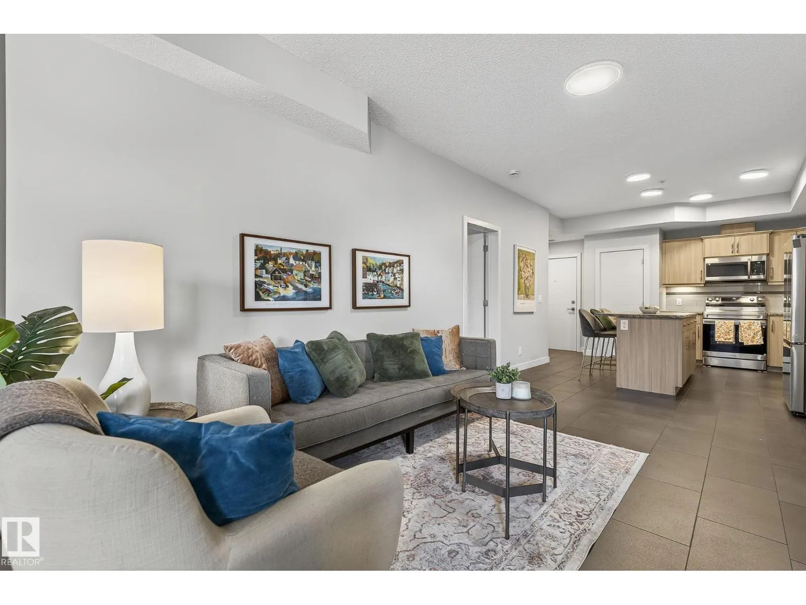 #415 10523 123 ST NW