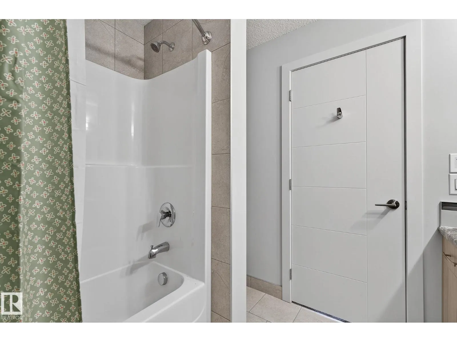#415 10523 123 ST NW