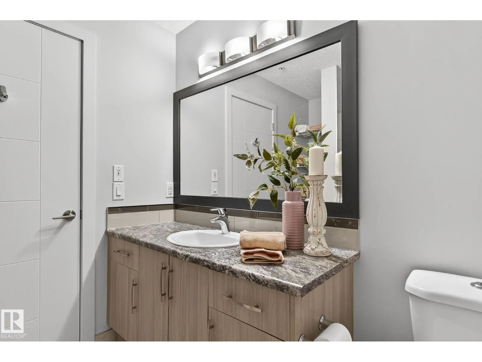 #415 10523 123 ST NW