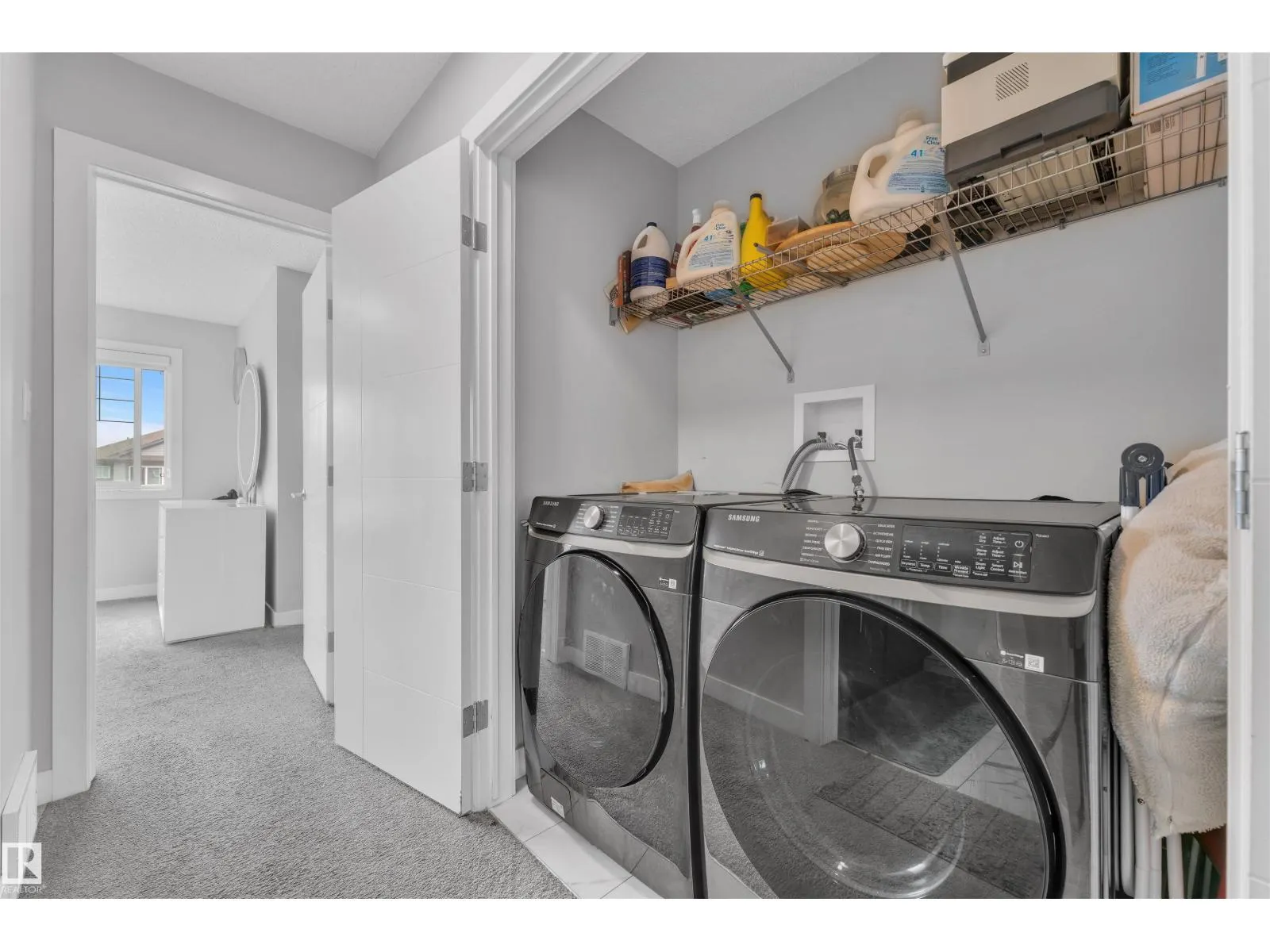 252 39 AV NW